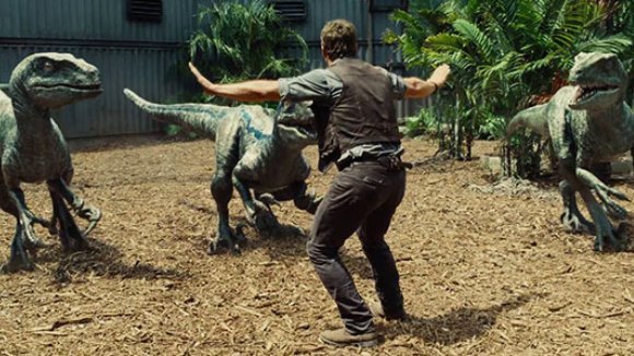 Fioros, dar nu prea: îngrijitorii de la zoo refac scenele din Juraasic World, folosindu-se de animale încântătoare – Galerie Foto