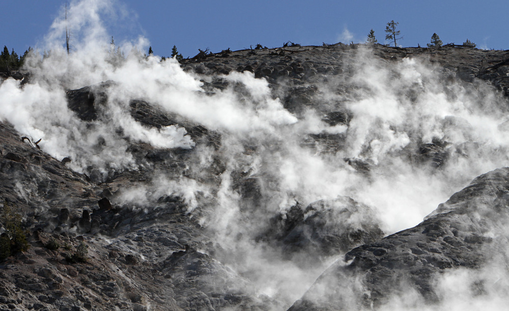 Heliul de la Yellowstone Park nu ar avea carbon. sursa foto nps.gov
