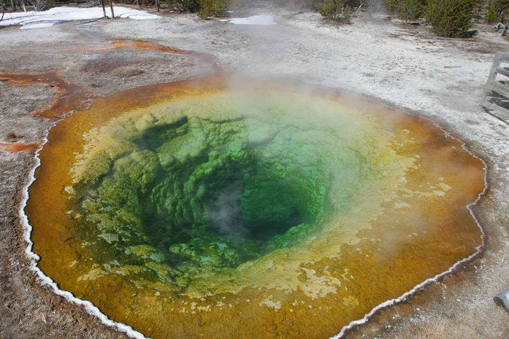 Yellowstone ascunde un potențial rezervor neexploatat de heliu. sursa foto nps.gov
