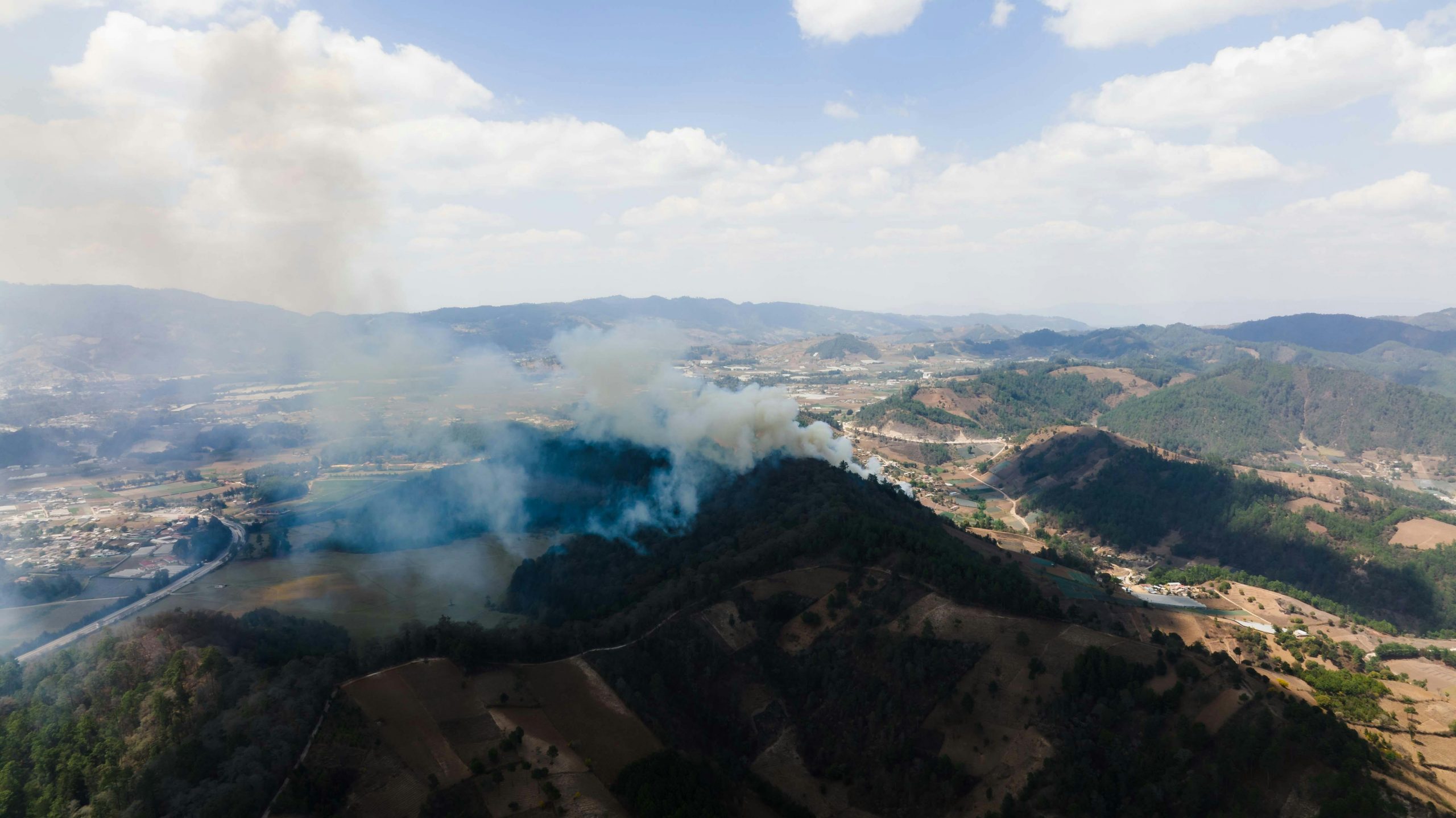 În unele soluri deșertice, primele și cele mai puternice izbucniri de gaze pot fi generate exclusiv prin procese chimice. sursa foto pexels.com