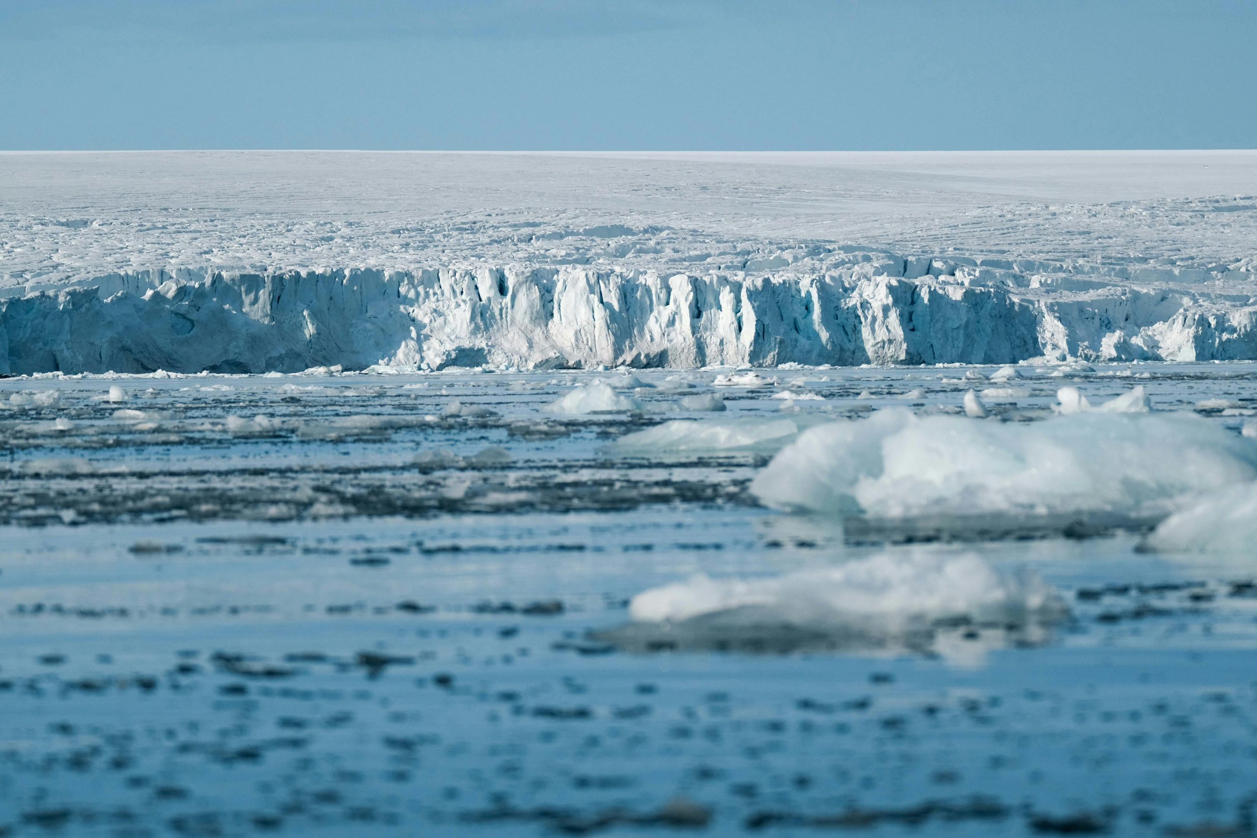 Timp de multă vreme, Antarctica a fost văzută ca un mediu îndepărtat și neschimbător. Nu mai este cazul. sursa foto pexels.com