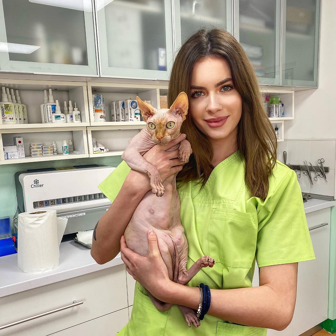 Ioana Miroiu, medic veterinar.Sursa foto: Instagram